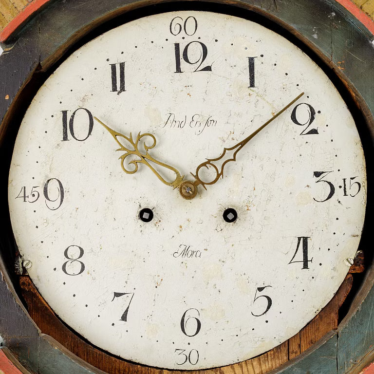 Mora Clock 04